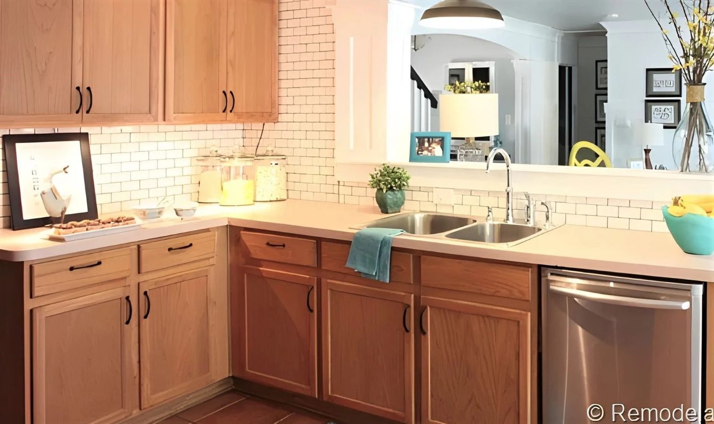 5 White Subway Tile Backsplash Feature Image1 113326 (2)