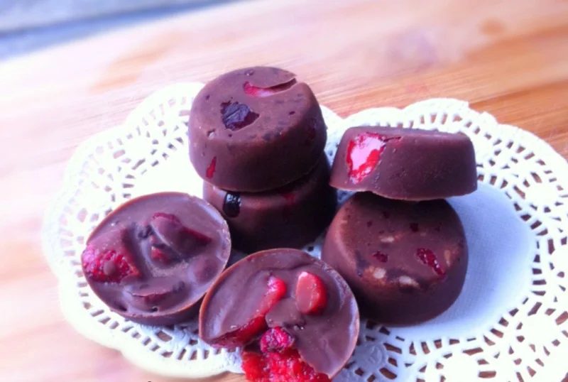 Sugar-Free Berry Bliss Chocolate Bites