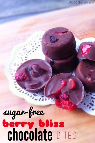 Sugar-Free Berry Bliss Chocolate Bites | FOODIEaholic.com #recipe #cooking #dessert #treat #bites #chocolate #berry #fruit #sugarfree