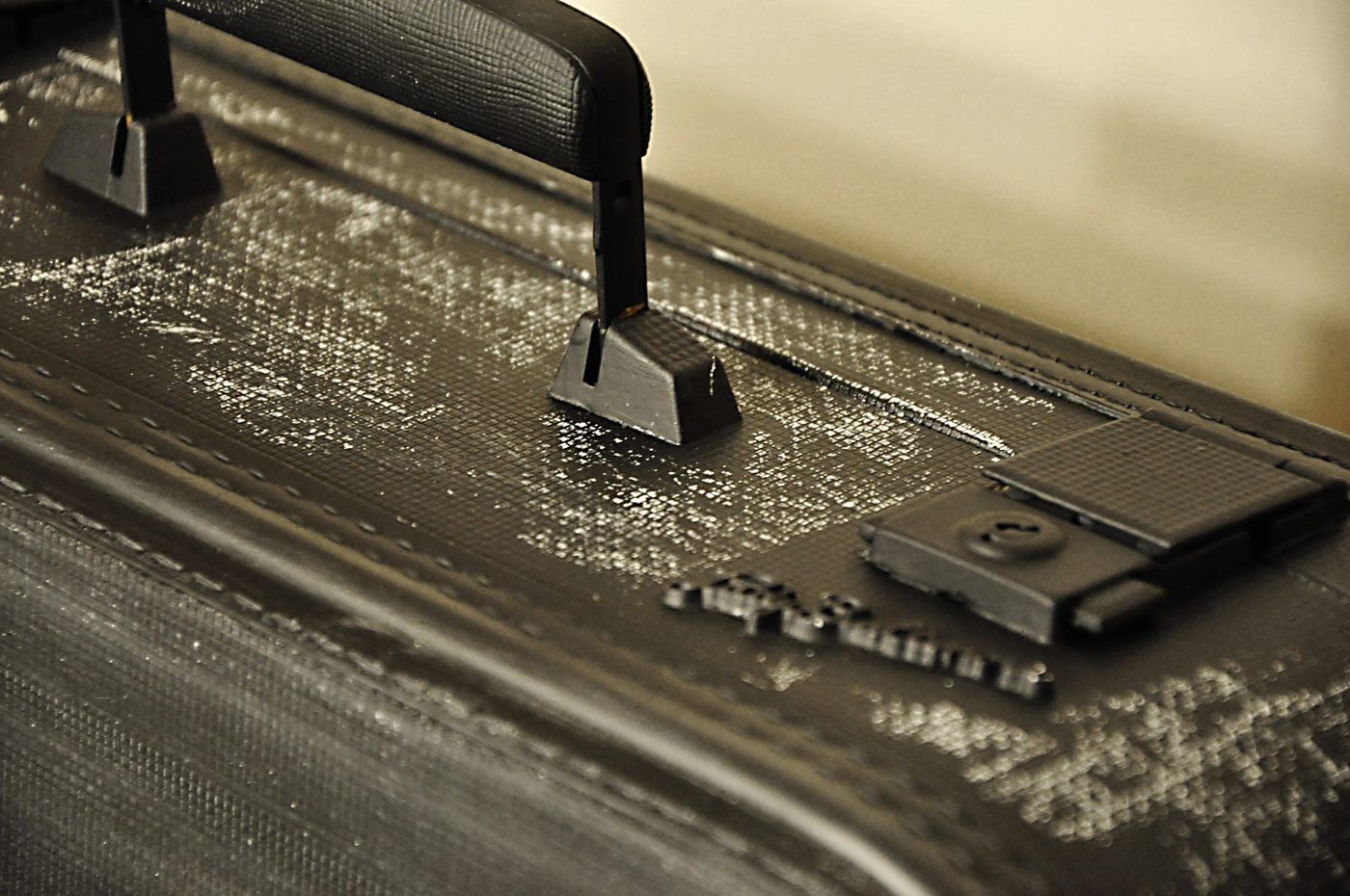 suitcase-refinished-with-chalkboard-paint