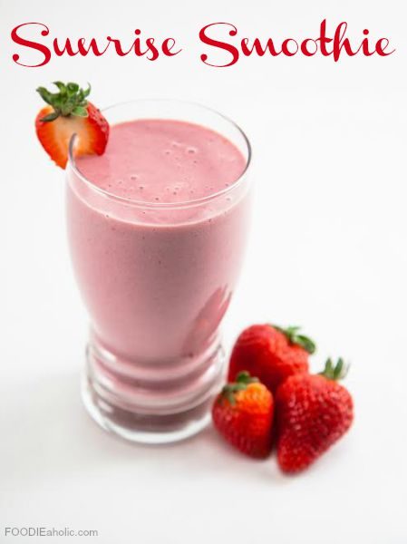 Sunrise Smoothie | FOODIEaholic.com #recipe #cooking #smoothie #breakfast #dessert #strawberry #fruit #healthy #diet