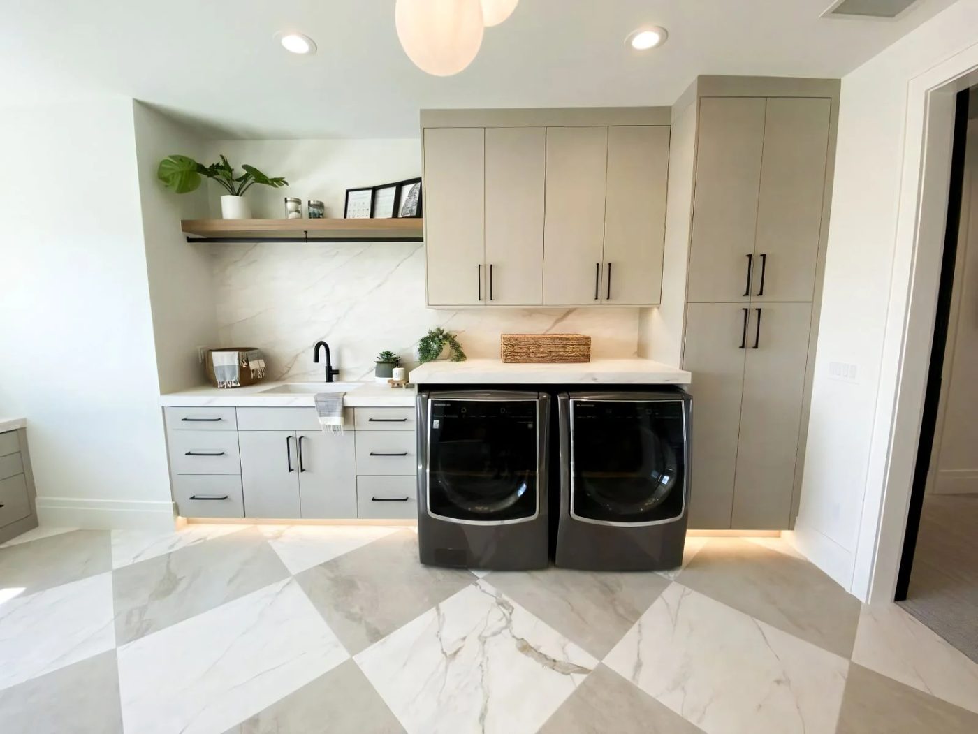 5 UVP23 H21 Kaizen Custom Homes D Eclectic Design Co (60) 111353