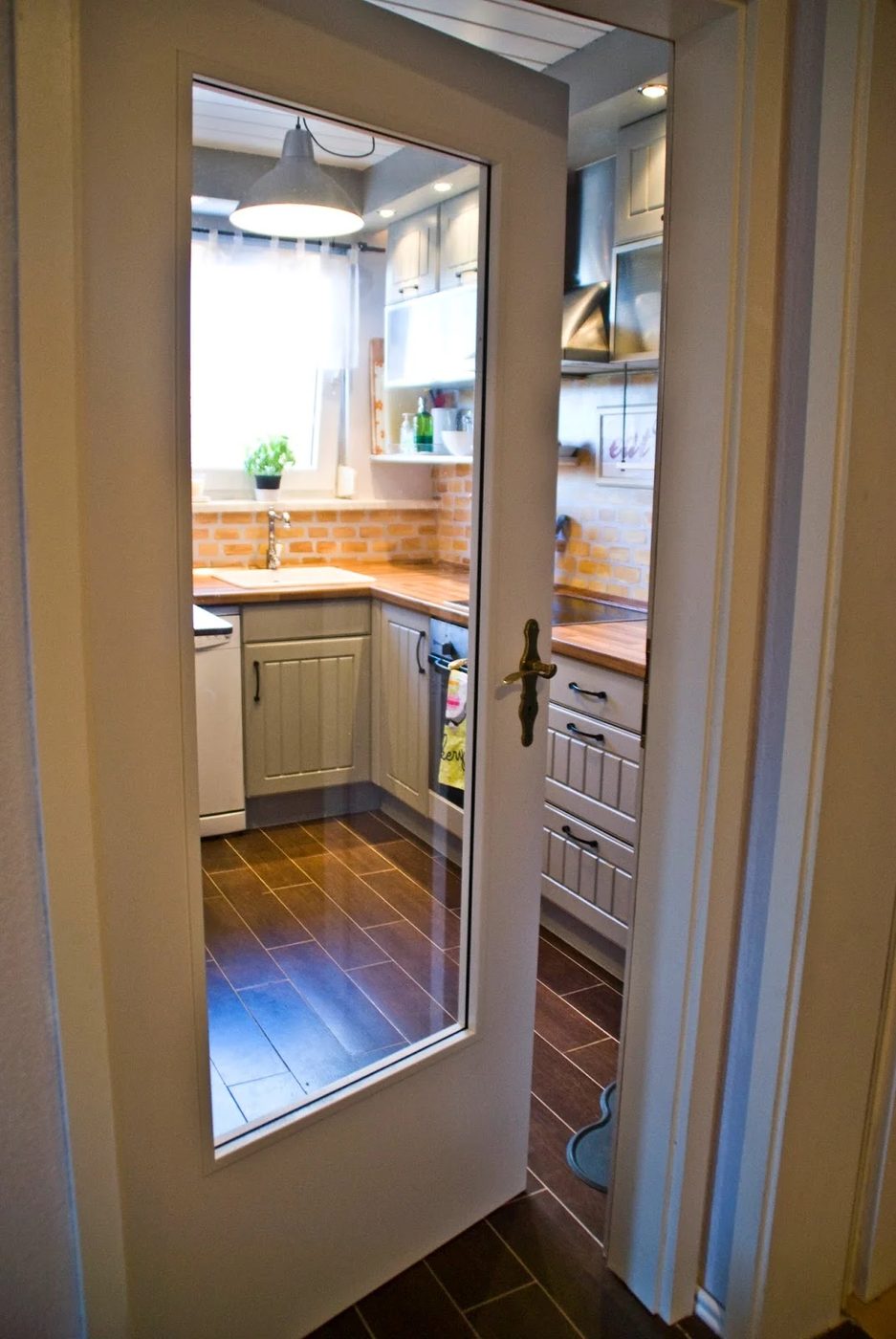 tiny kitchen makeover - Pudel-design featured on @Bekob