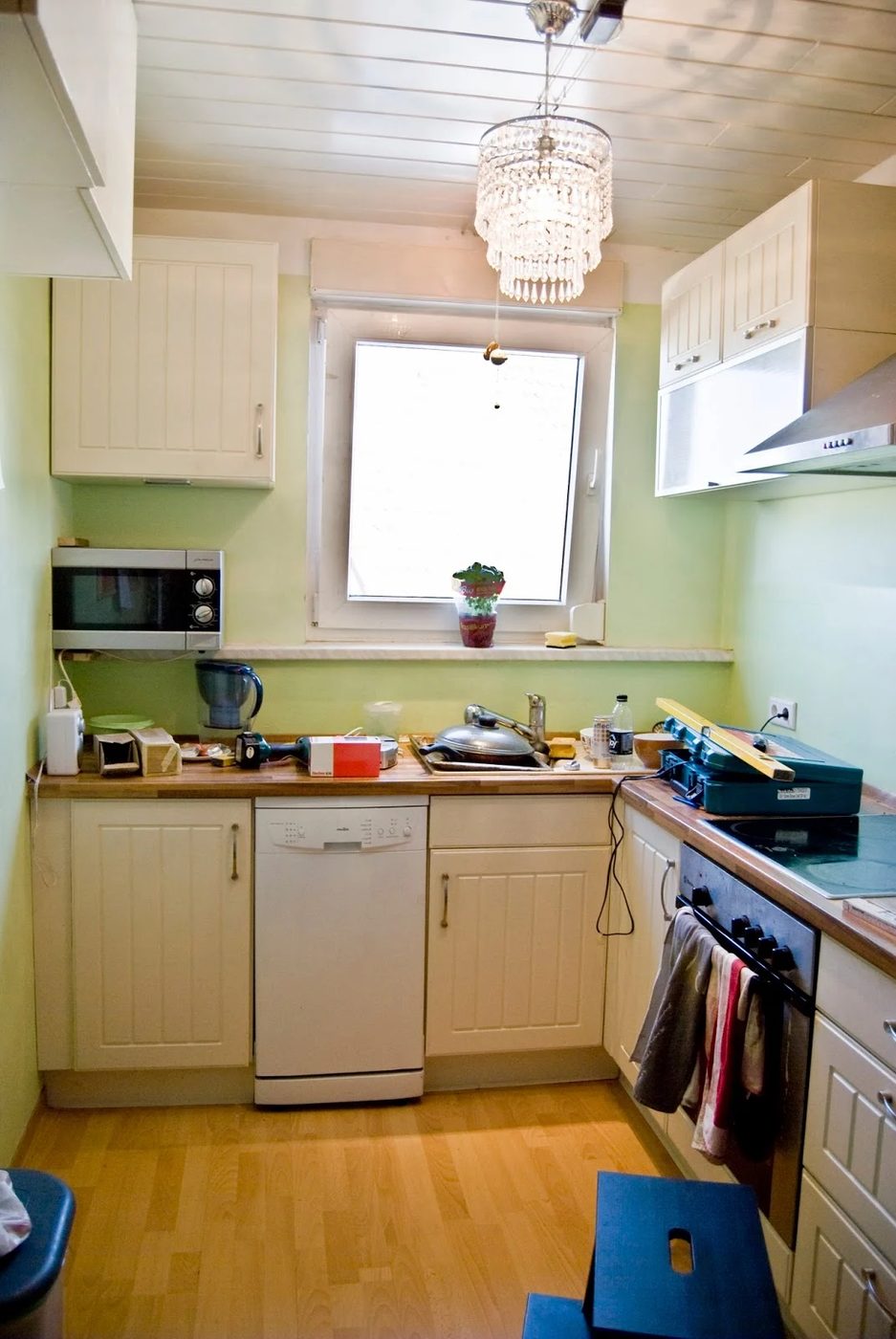 tiny kitchen before makeover - Pudel-design featured on @Bekob