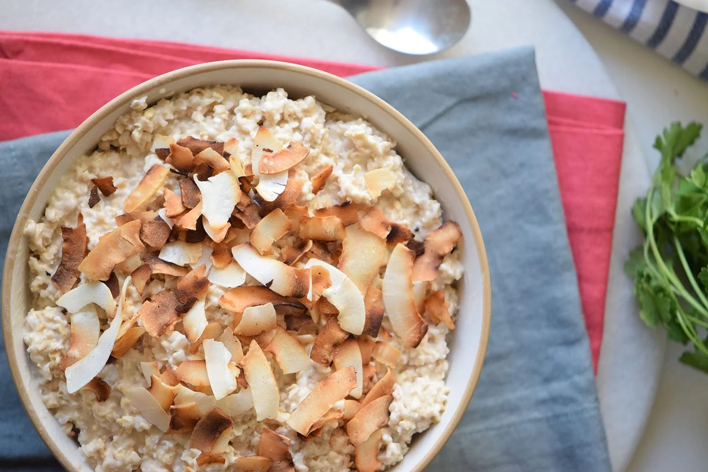 The well fitted healthy and sweet breakfast option! Toasted Coconut Oatmeal via Bekob.com