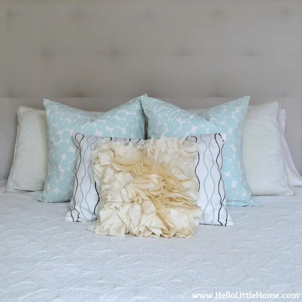 11-8 tiny bedroom tour, Hello Little Home