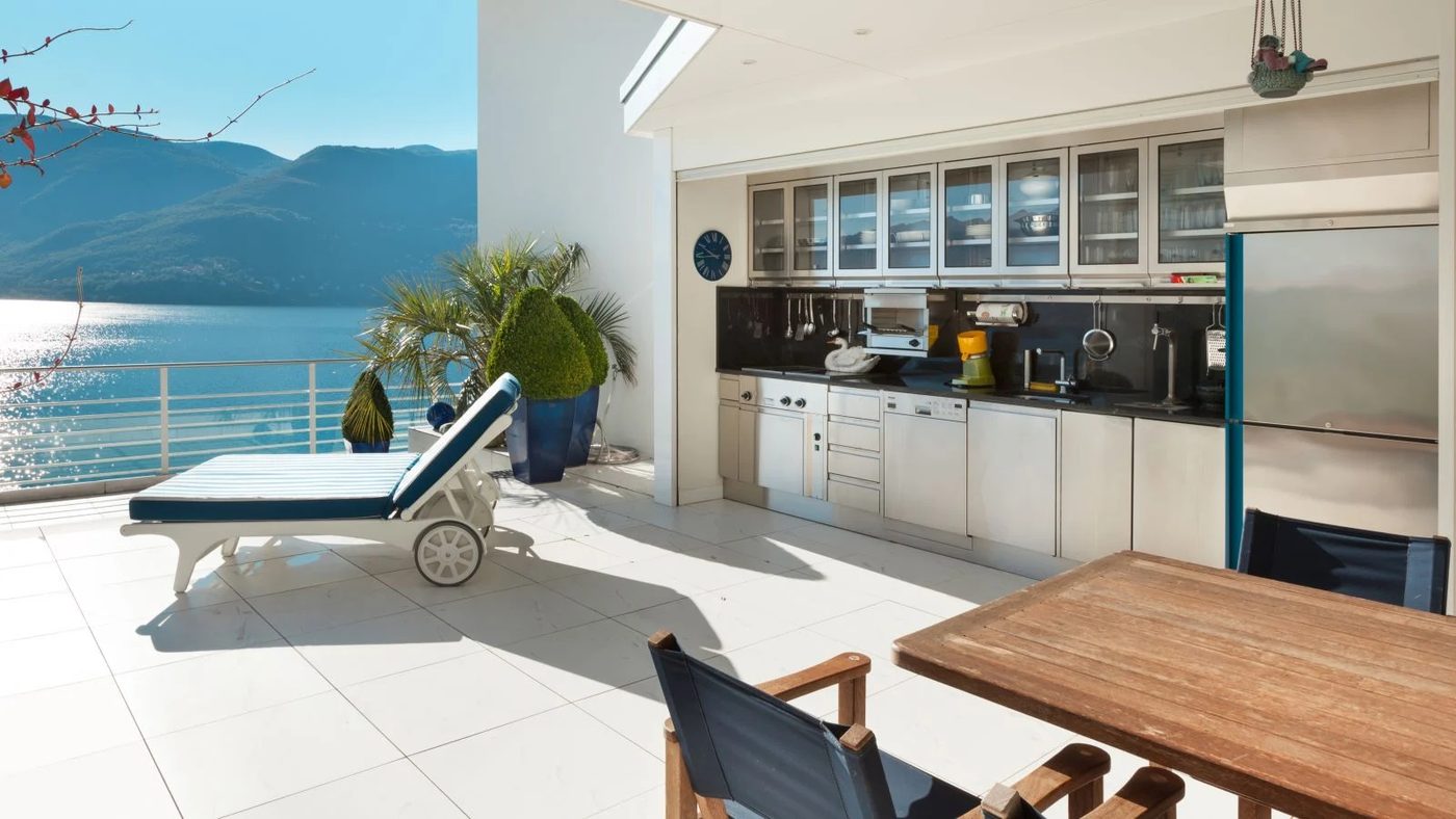 Before & After Delight: Witness the Coastal Kitchen Magic!