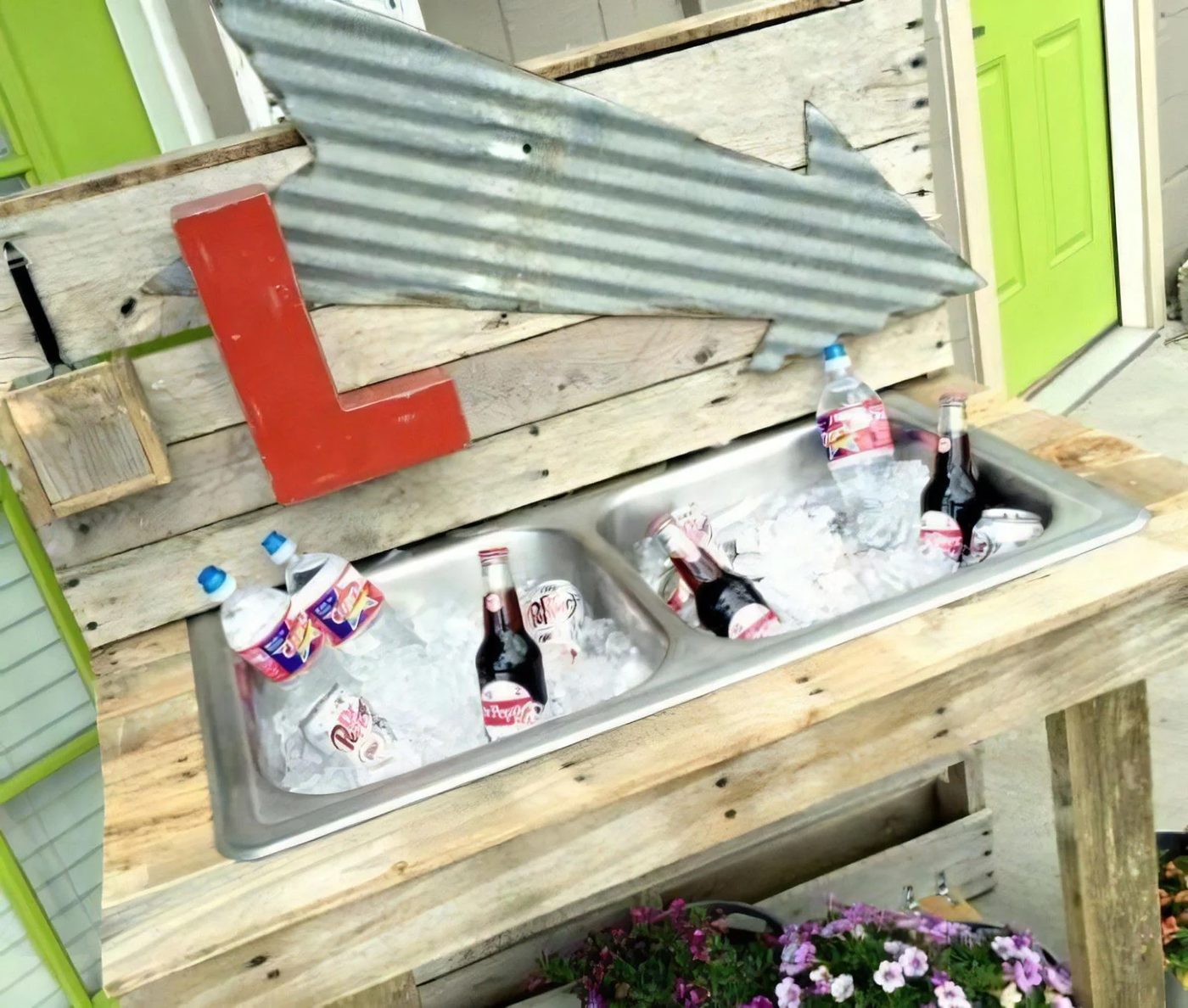 7 18 walkthrough For Building A Pallet Wood And Kitchen Sink Drink Cooler Diva Of Handmade Featured On @Bekob 042717