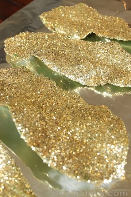 Celebrate fall with these 10 fun Handmade projects with leaves, either real ones from your yard or faux ones from a craft store or dollar store. Try These 10 Fun Handmade Projects 