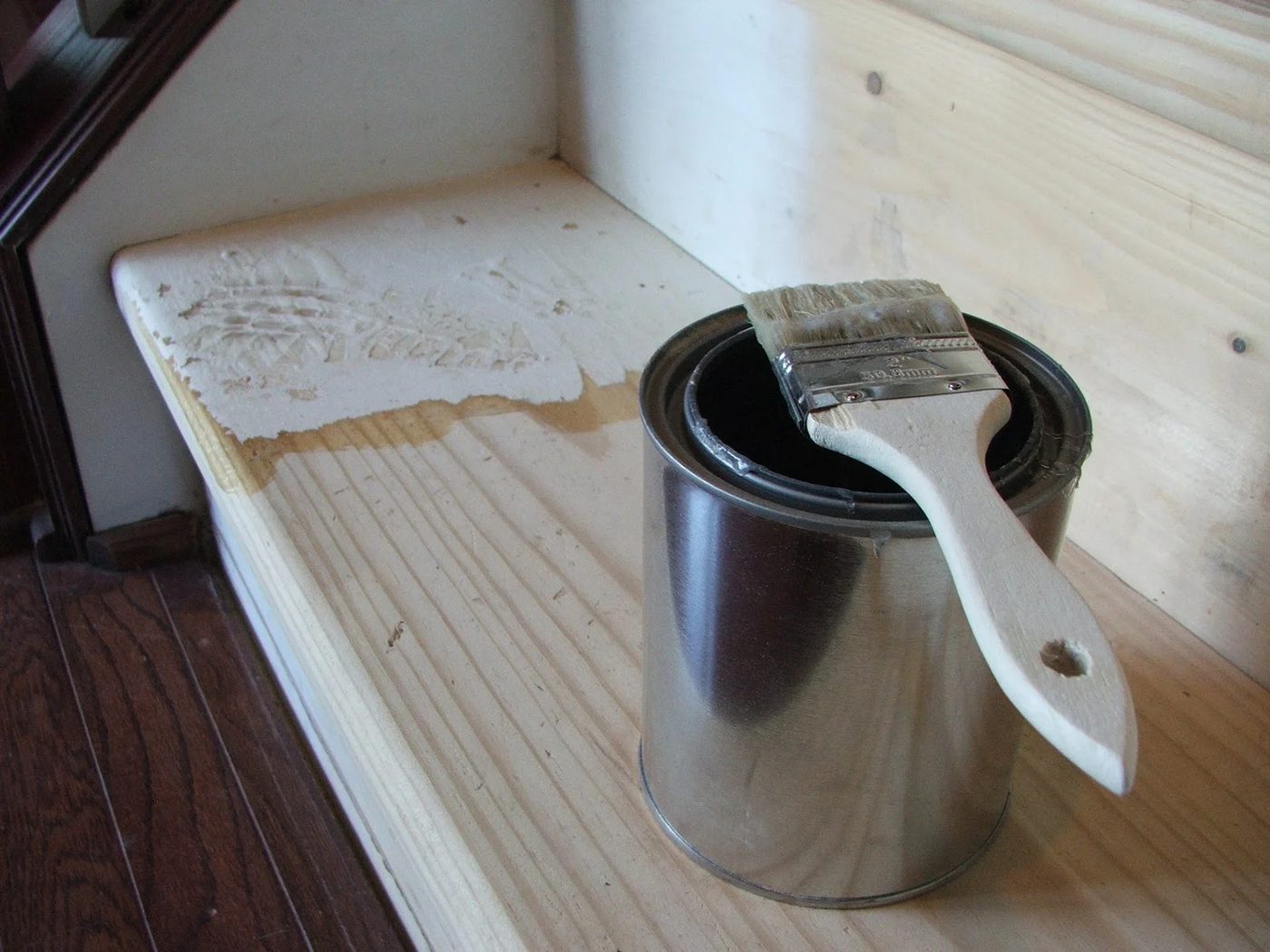 16 walkthrough For Removing Carpet On Stairs And Painting Existing Wooden Treads, By Cleverly Inspired, Featured On @Bekob