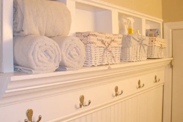Pregnant-with-Power-Tools-inner-wall-storag