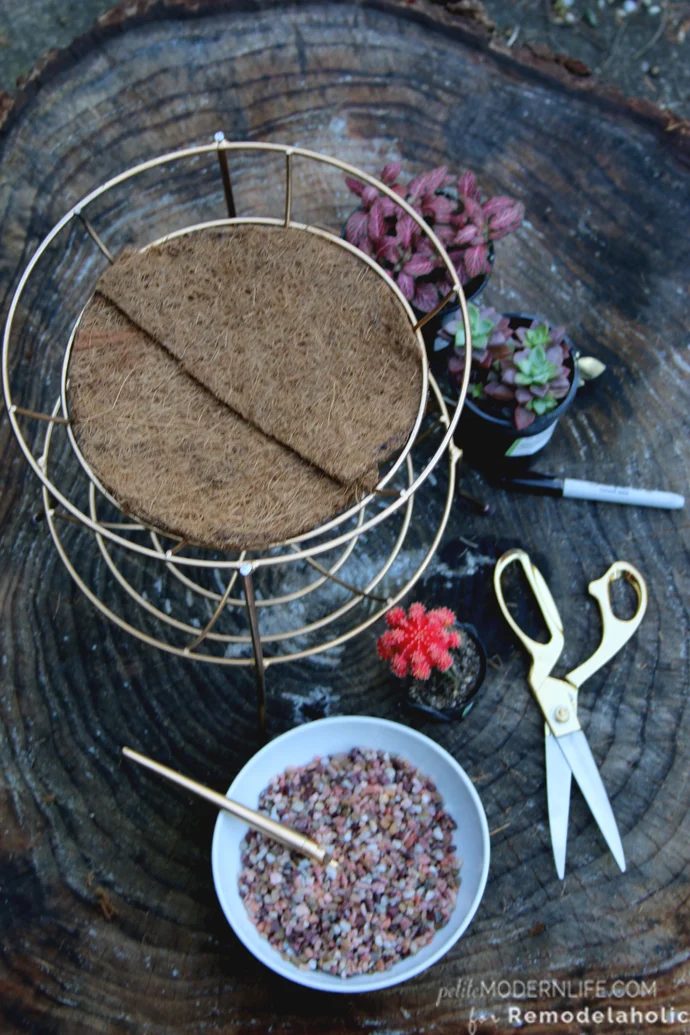 upcycled-fruitbasket-centerpiece