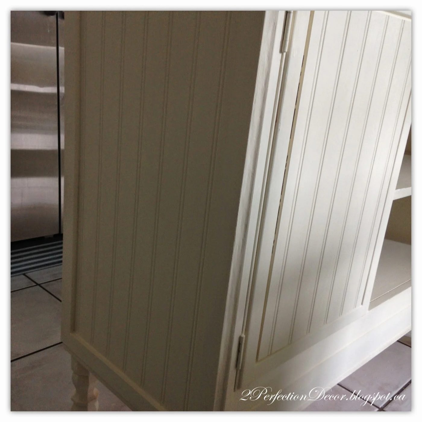Kitchen island transformation with beadboard by 2Perfection Decor featured on @Bekob