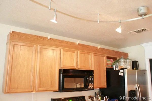 Upgrade Oak Kitchen Cabinets With Crown Moldings-18