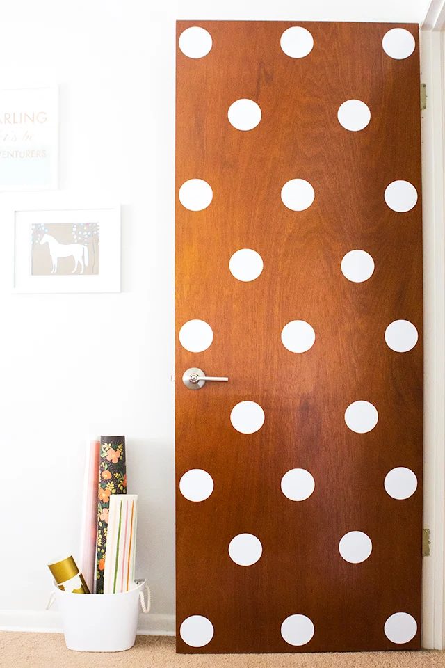 renter-friendly polka dot door update - Sarah Hearts