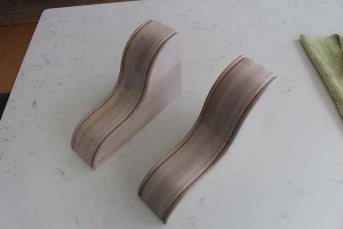 adding corbels to a kitchen island or peninsula breakfast bar, The Happy Housie on @Bekob