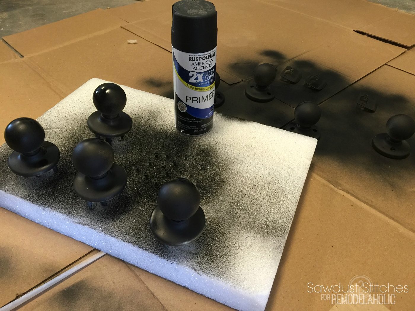 How to upgrade door knobs with spray paint -- the RIGHT way so you'll only have to do it ONCE!