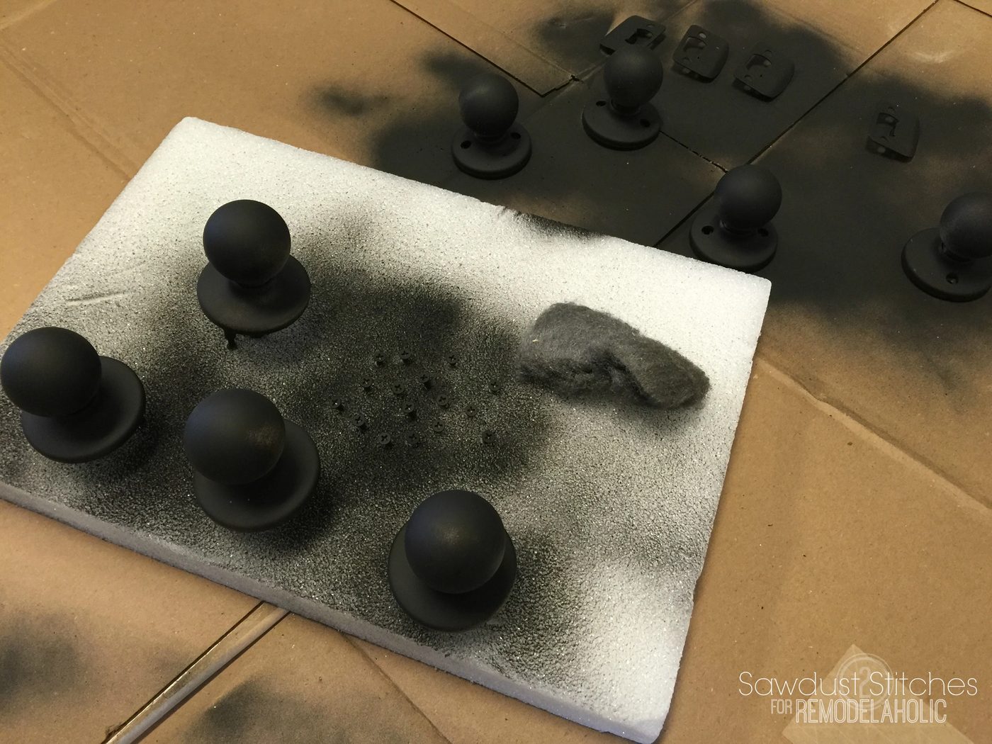 How to upgrade door knobs with spray paint -- the RIGHT way so you'll only have to do it ONCE!