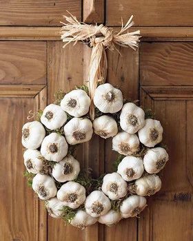 garlic wreath