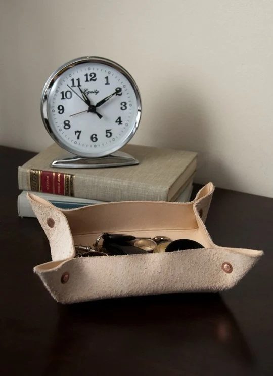 leather valet tray for dad Apartment Therapy