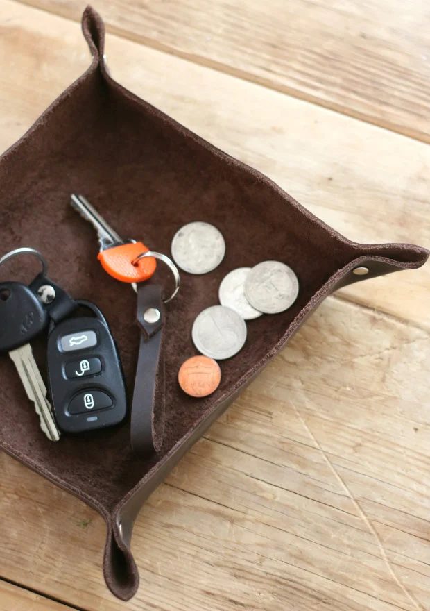 handmade leather catch-all tray via eHow