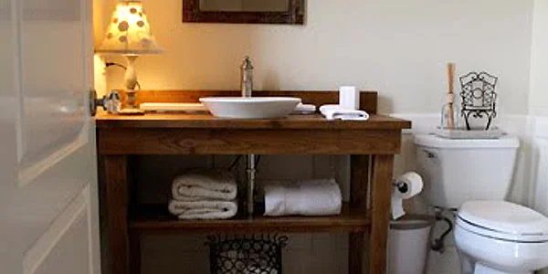 Vain Looks! Table Vanity Redo; Guest