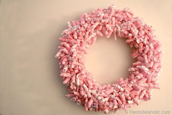 Pink Paper Curl Valentine Wreath craft option at Bekob.com