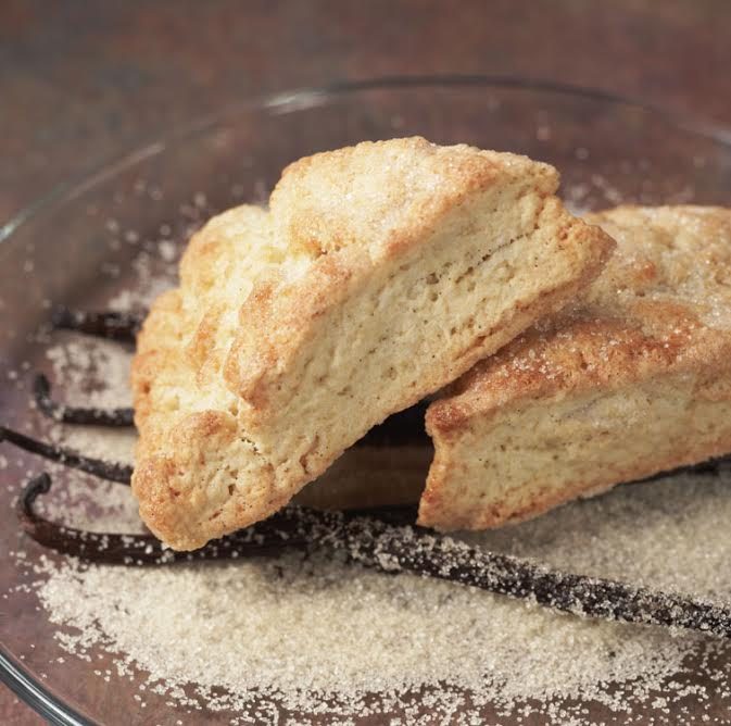 Vanilla Sugar-Crusted Scones | FOODIEaholic.com #recipe #cooking #tea #fingerfood #pastry