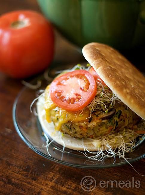 Veggie Burger | FOODIEaholic.com #recipe #cooking #vegetarian #burger #grill #veggie