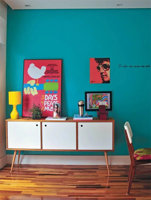 Describing paint color: Bright