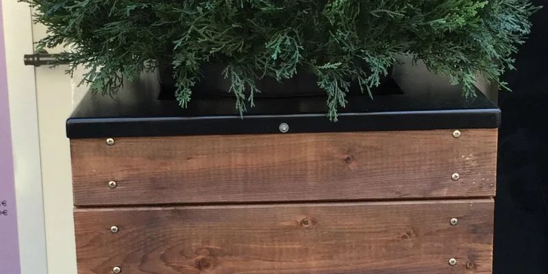 Vive la France! Build a Tall Wooden Planter