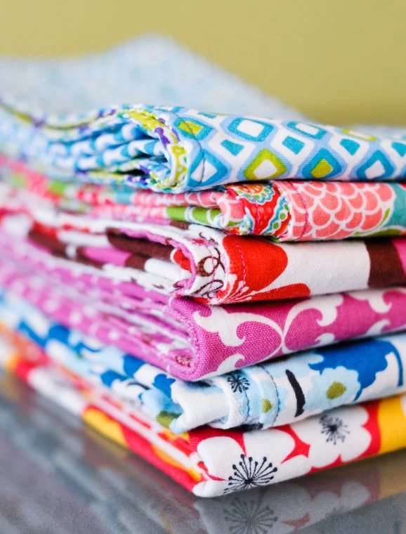 Thanks to the magic of the Internet, there’s tons of sewing tutorials for you to learn how to sew in the comfort of your home. Here are a few of them! Want to Learn How to Sew? Try