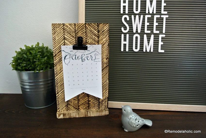 Free Printable 2018 Desk Calendar Plus straightforward Handmade Desktop Calendar Stand Or Photo Display @Remodelahol (3)