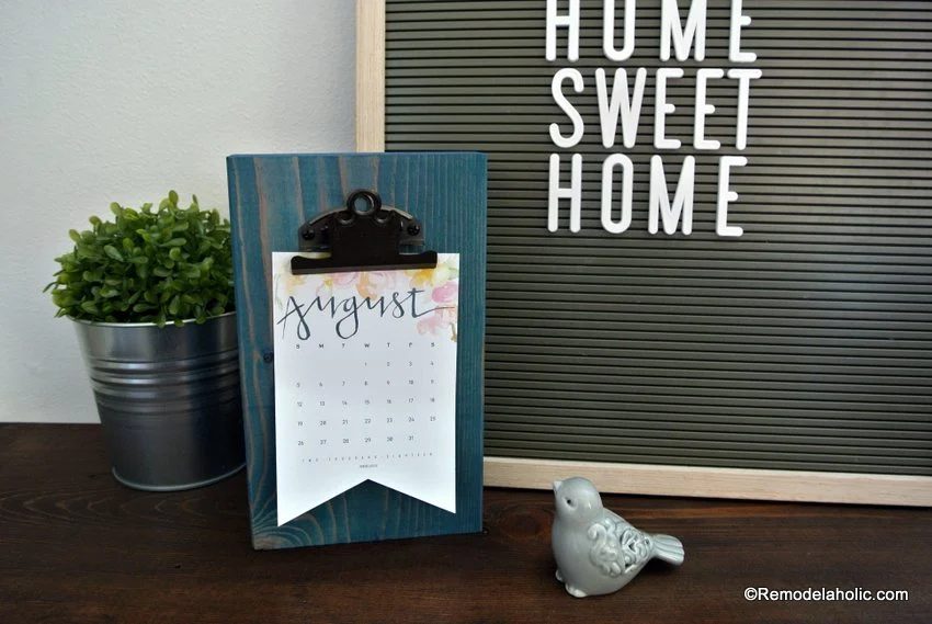 Free Printable 2018 Desk Calendar Plus straightforward Handmade Desktop Calendar Stand Or Photo Display @Remodelahol