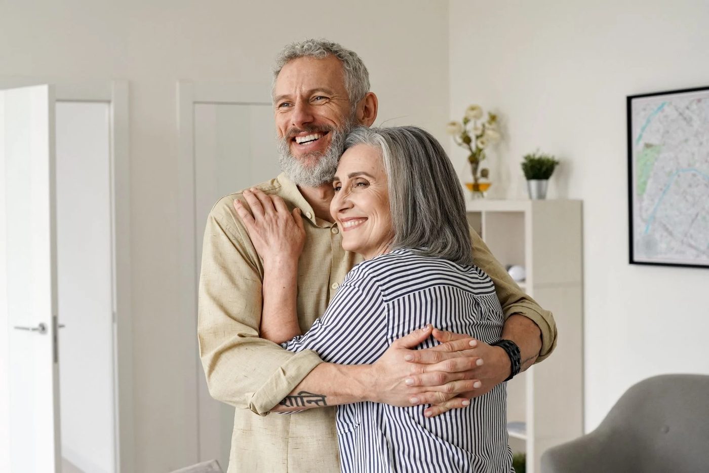 Happy Couple Embrassing Minimalism
