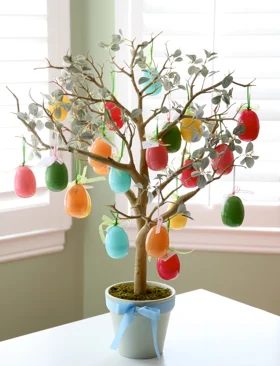 Our Family Blog easter egg tree, Easter activities for kids via Bekob