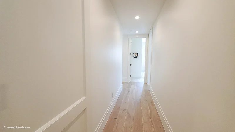 How to Decorate a Hallway
