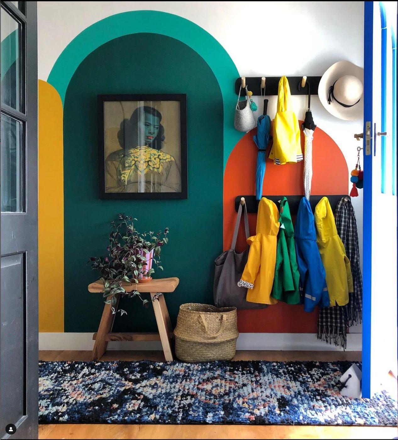 How to Decorate a Hallway - Colorful Mural