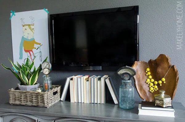 decorating around technology and TV (Makely)
