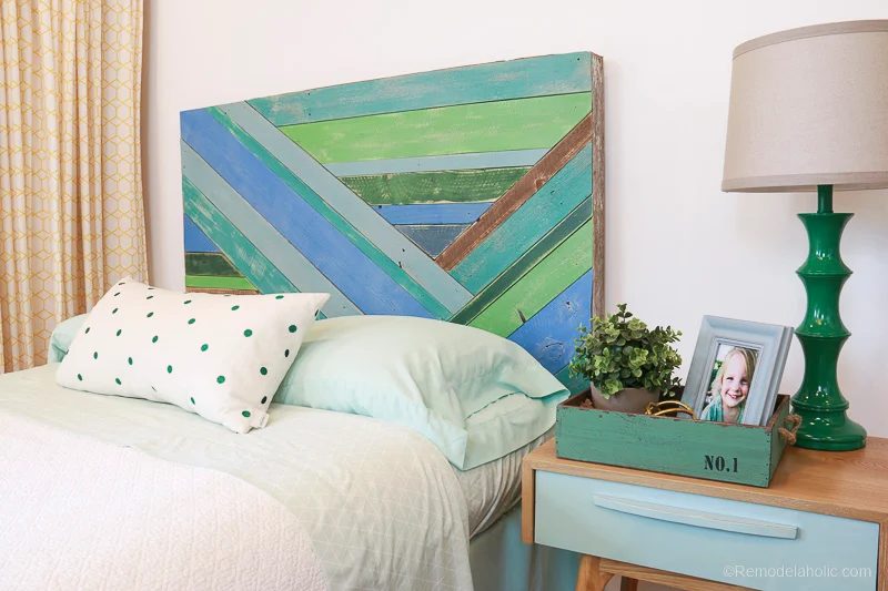 Wood Pieced Headboard Painted With Annie Sloan Chalk Paint @Bekob 9820