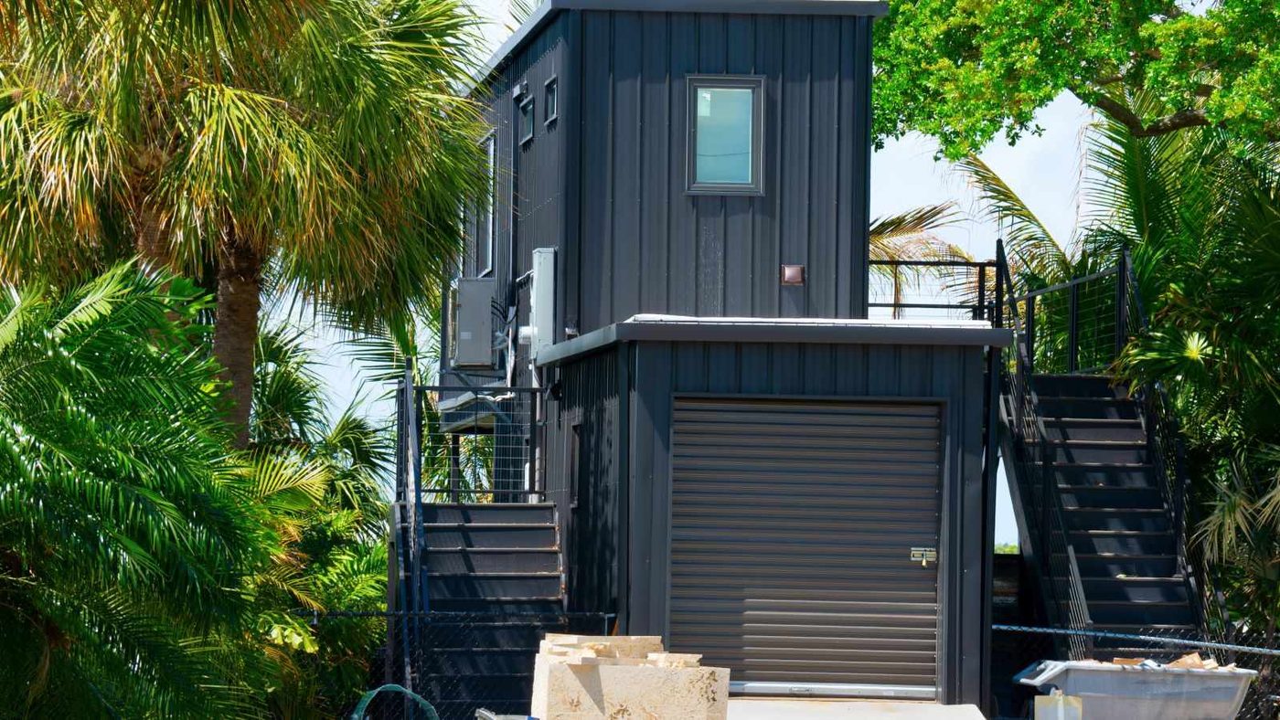 Tiny Garage