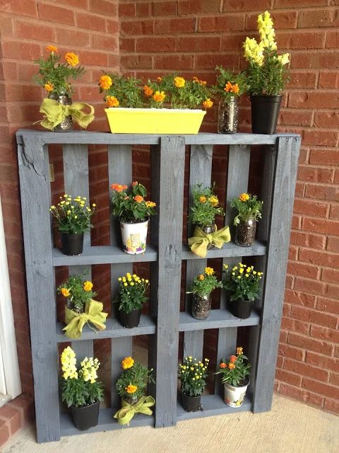 pallet-porch-decor-planter-southern-house-restoration