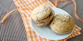 pumpkin whoopie pies with nutella frosting
