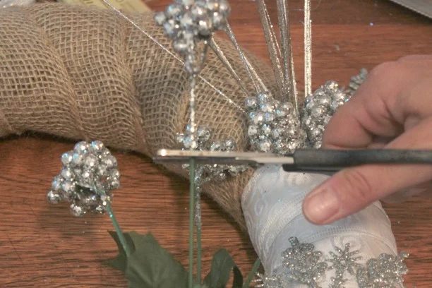 winter wreath with burlap and snowflakes made my thespacebetweenblog.net for Bekob.com