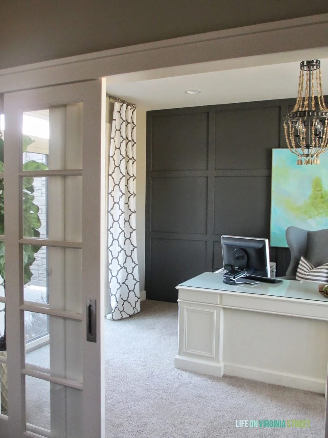 modern office with faux wood bead chandelier, Life on Virginia Street on Bekob
