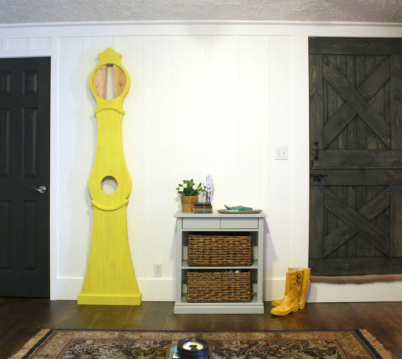 Yellow Swedish clock body
