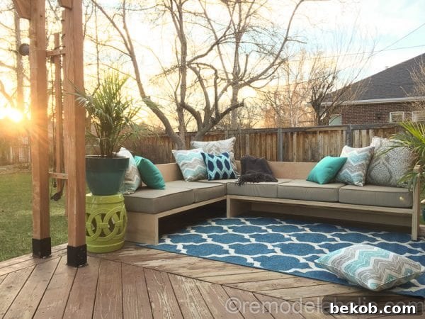 DIY Outdoor Plywood Sofa Sectional by Remodelaholic