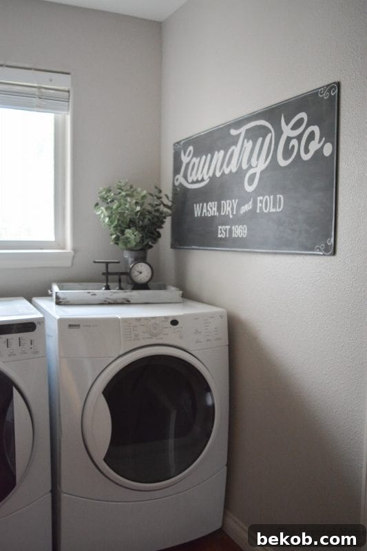 Free printable template! How to paint your own Fixer Upper Magnolia Market style laundry sign | farmhouse decor | laundry room | chalkboard | vintage
