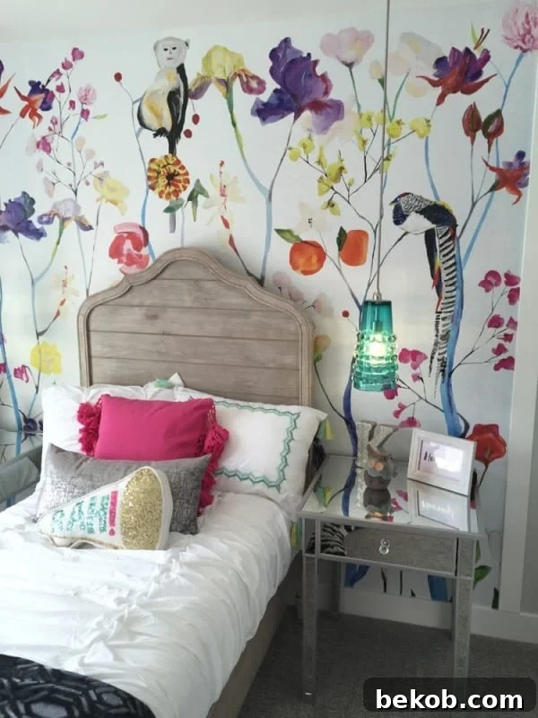 Bright Statement Wallpaper