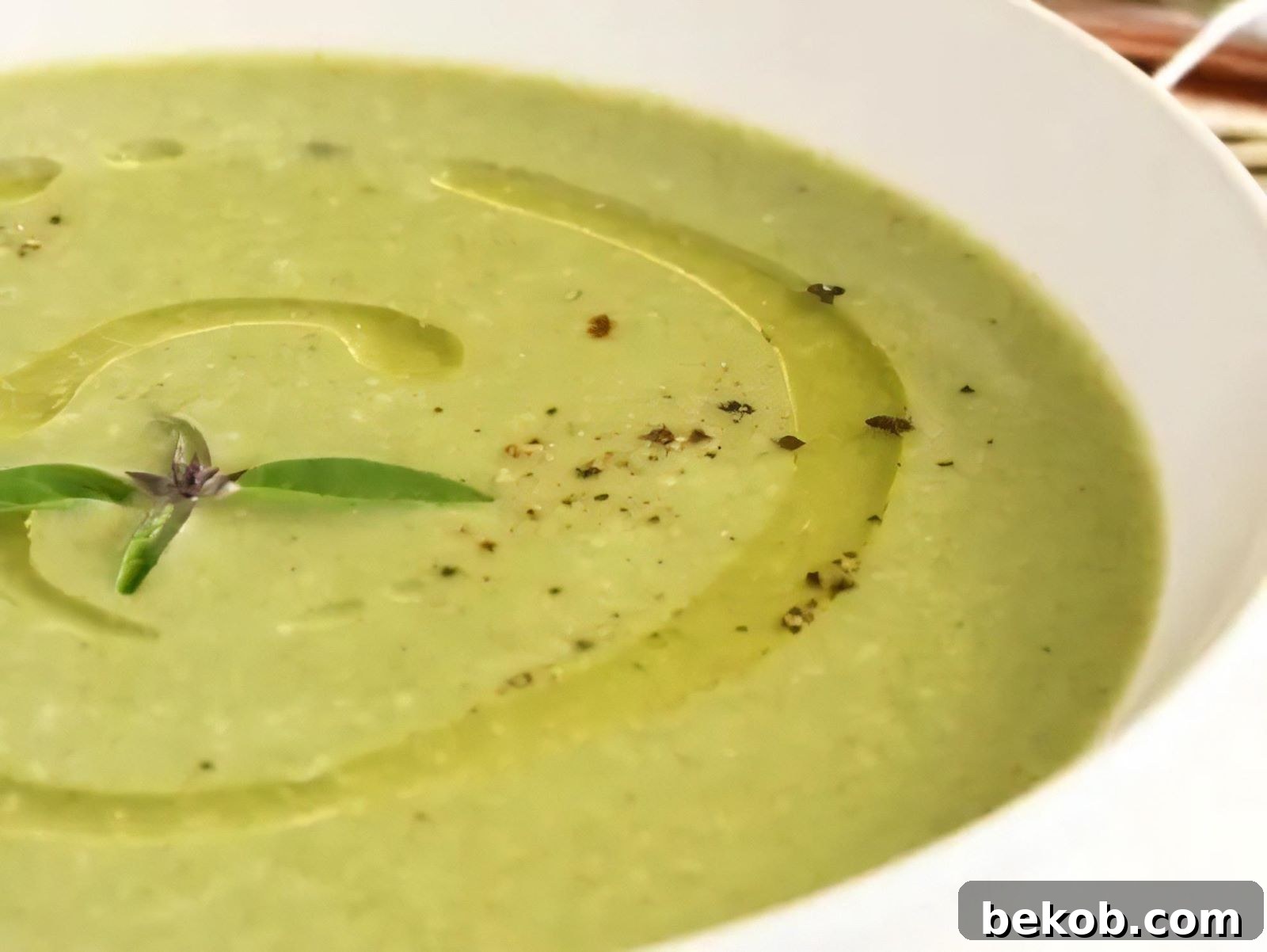 Light and Nutritious Spring Sweet Pea Soup